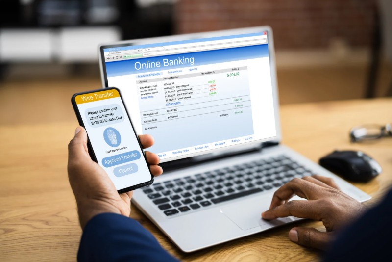 Online Banking Dashboard With Transfer Confirmation